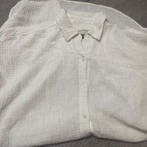 Universal Thread White women’s Gauze Button Down long Shirt size XS